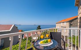 Paulinas Guest House
